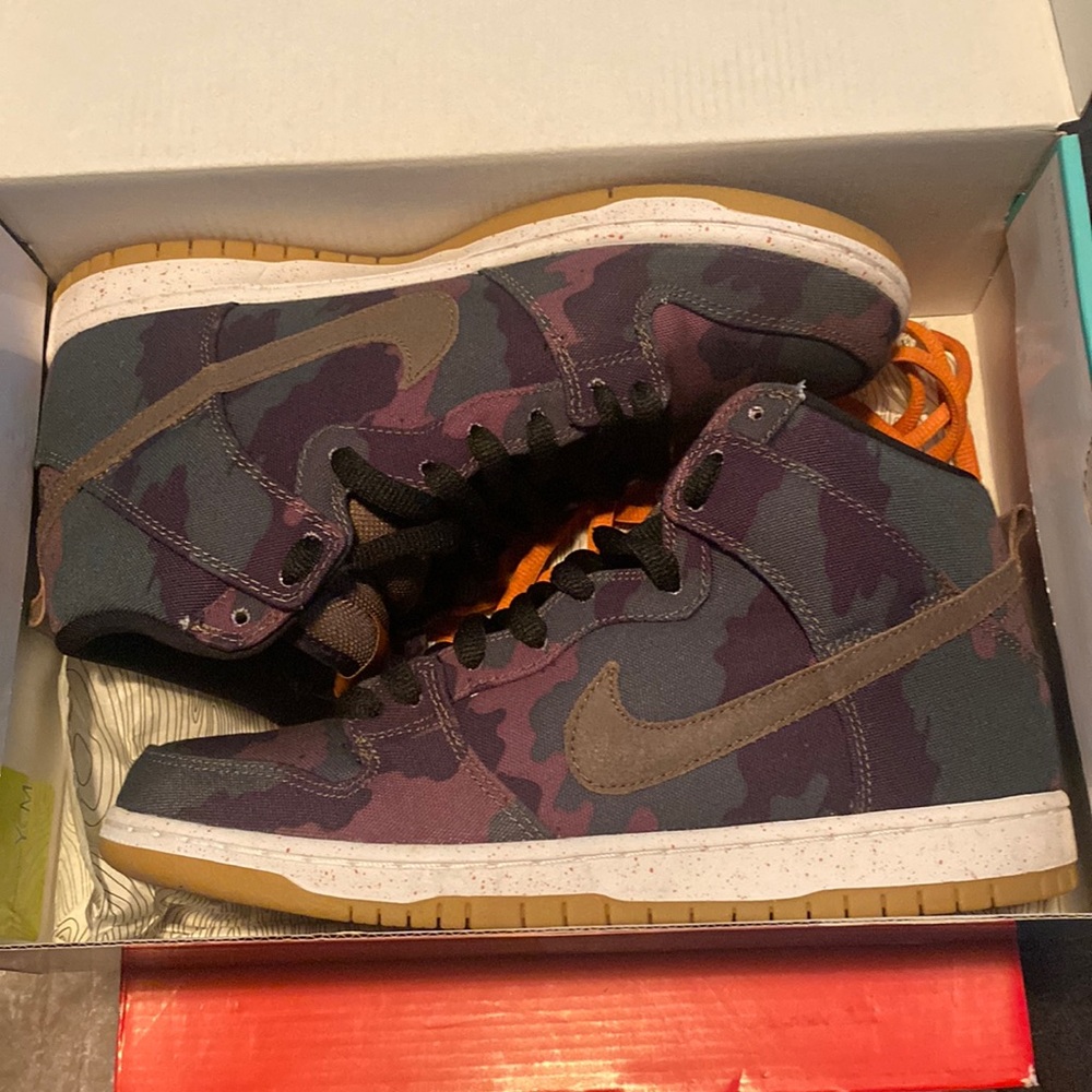Dunk High SB FIVEONEO